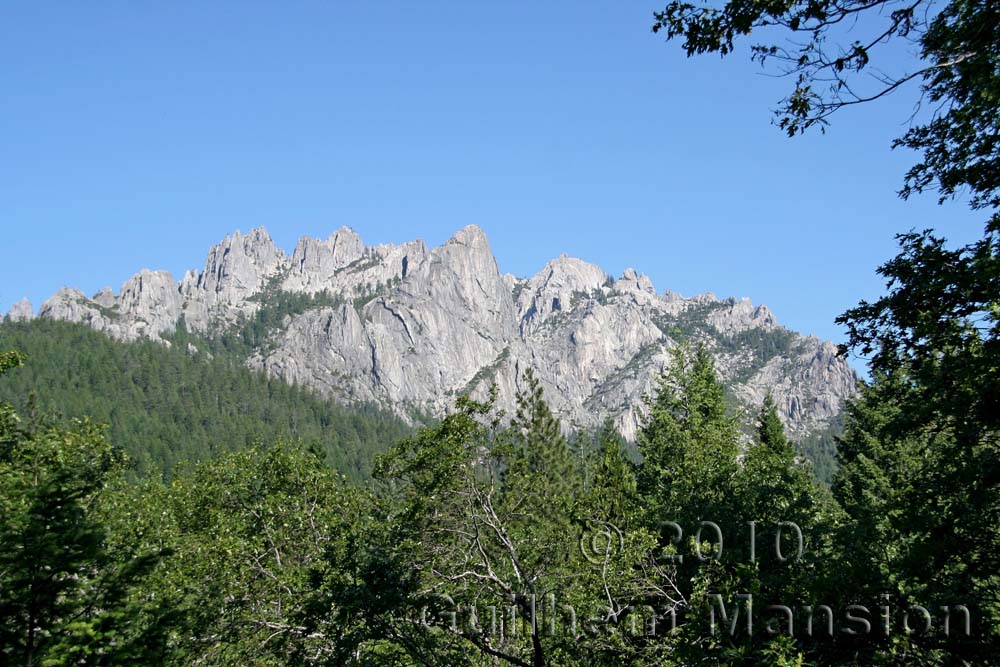 Crags Trail